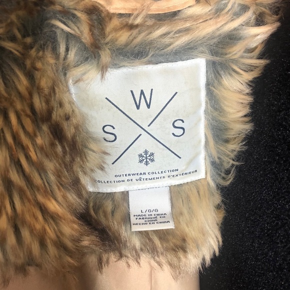SWS Faux Fur Vest Large - Picture 7 of 7